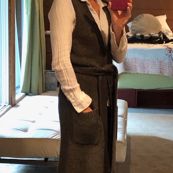 Robbi & Nikki Brown Maxi Vest Sweater - Picture 3 of 7